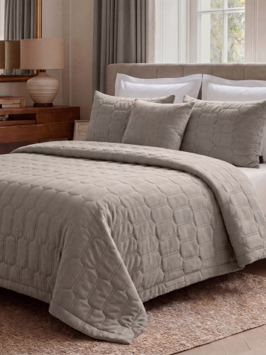 Покрывало GRANDE SUN BEIGE 240*260 от DECOR MAGIC