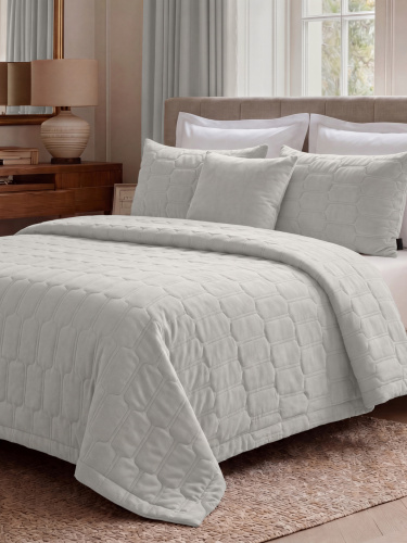 Покрывало GRANDE SUN WHITE 240*260 от DECOR MAGIC