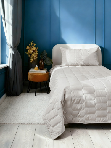 Покрывало LOGO SUN WHITE 150x230 от DECOR MAGIC