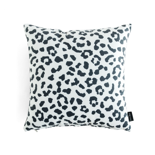 Декоративная подушка SPOTTY 45*45 см от DECOR MAGIC